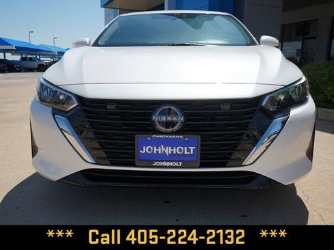 Used 2024 Nissan Sentra SV FWD image 3