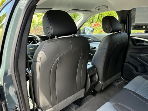 Used 2026 Chevrolet Trax LT FWD image 23