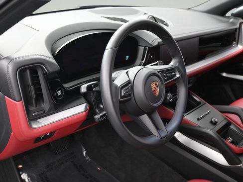 Certified 2025 Porsche Cayenne E-Hybrid AWD/4WD image 5