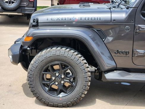 New 2026 Jeep Gladiator Sport AWD/4WD image 6