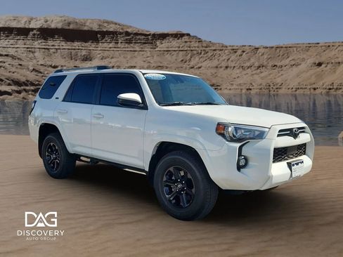 Used 2024 Toyota 4Runner SR5 image 7