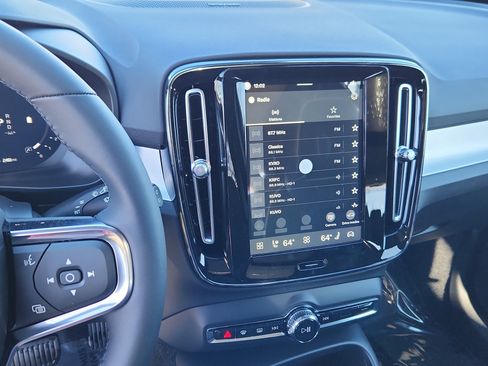 New 2026 Volvo XC40 B5 Ultra w/ Climate Package image 13