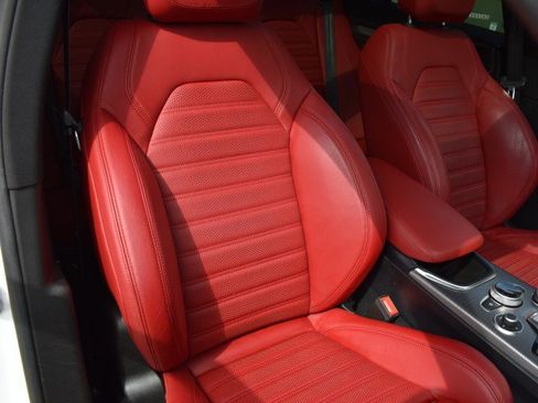 Used 2022 Alfa Romeo Stelvio Veloce AWD/4WD image 29
