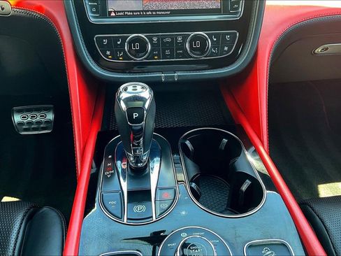 Used 2020 Bentley Bentayga AWD/4WD image 15
