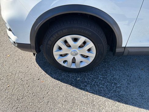 Used 2020 Nissan Rogue Sport S image 11