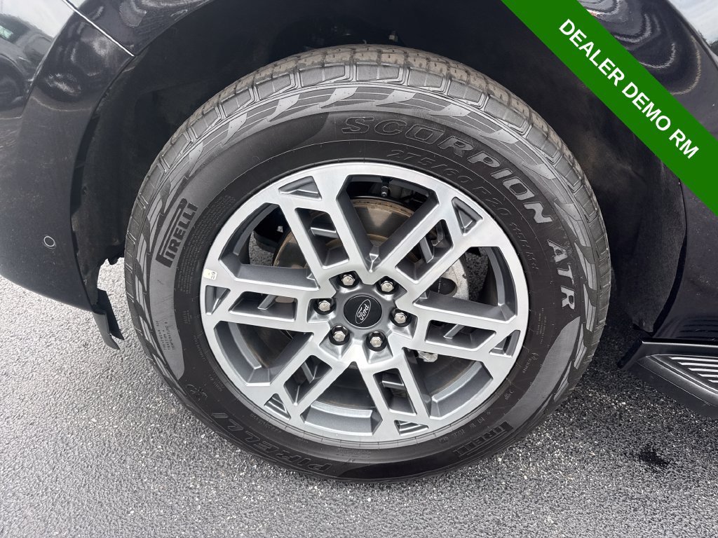 Used 2025 Ford Expedition Max Active AWD/4WD image 21