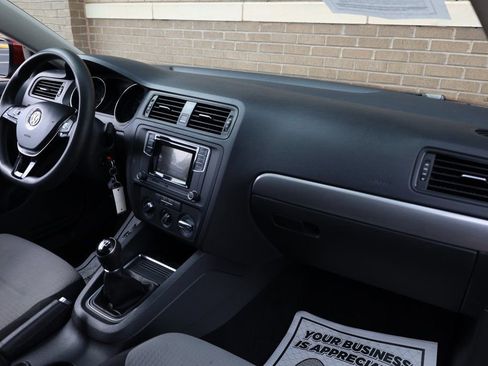 Used 2017 Volkswagen Jetta S image 28