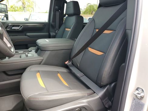 New 2026 GMC Sierra 2500 AT4 w/ AT4 Premium Plus Package AWD/4WD image 8