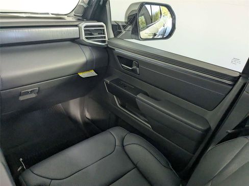 New 2025 Toyota Tundra Platinum AWD/4WD image 31