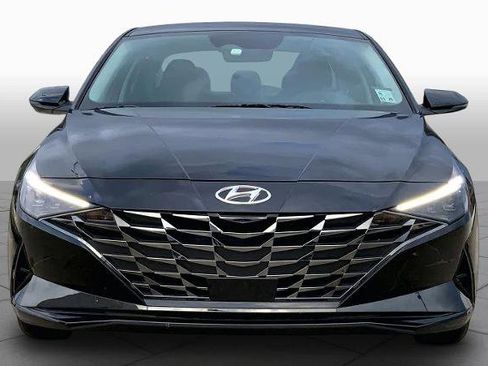 Used 2023 Hyundai Elantra Limited FWD image 4
