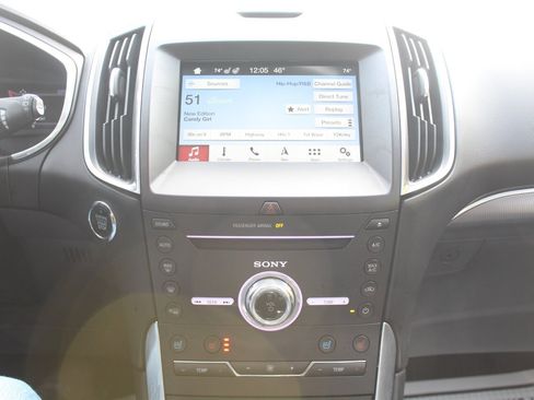 Used 2017 Ford Edge Titanium w/ Equipment Group 301A AWD/4WD image 7