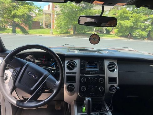 Used 2016 Ford Expedition XLT AWD/4WD image 17