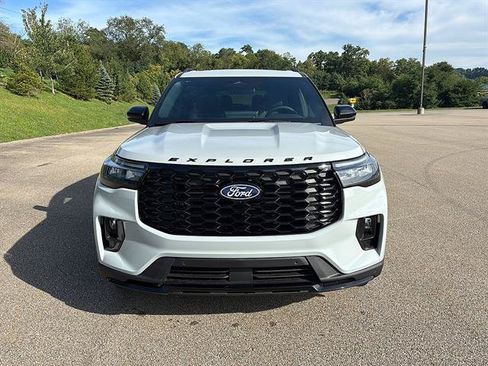 Used 2027 Ford Explorer ST-Line w/ Premium Package AWD/4WD image 7