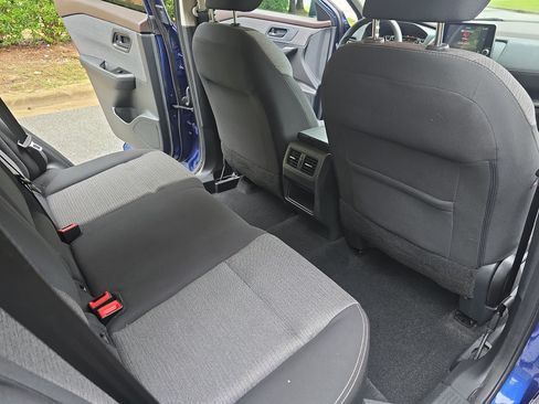 Used 2021 Nissan Rogue S FWD image 11