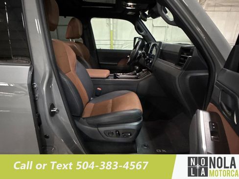 Used 2024 Lexus GX 550 w/ Accessory Package (2T) AWD/4WD image 30