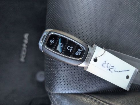 Certified 2023 Hyundai Kona Limited AWD/4WD image 30