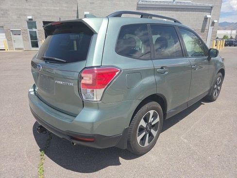 Used 2018 Subaru Forester 2.5i Premium w/ All-Weather Package AWD/4WD image 3
