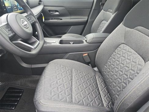 New 2026 Nissan Kicks SV w/ SV Premium Package FWD image 12