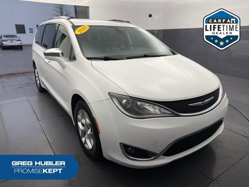 Used 2020 Chrysler Pacifica Limited w/ 8-pass Seating Package image 1