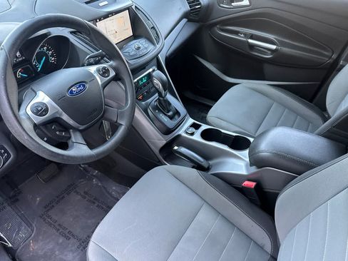 Used 2016 Ford Escape SE w/ Equipment Group 201A FWD image 11