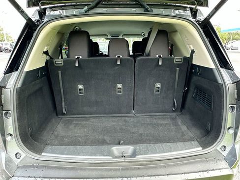 Used 2025 Nissan Pathfinder SV image 24