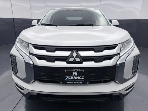 Used 2021 Mitsubishi Outlander Sport ES FWD image 2