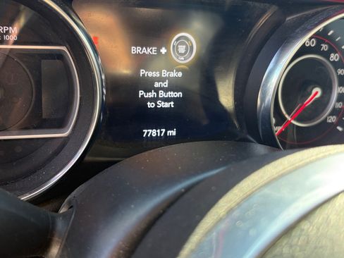 Used 2020 Jeep Gladiator Rubicon AWD/4WD image 8