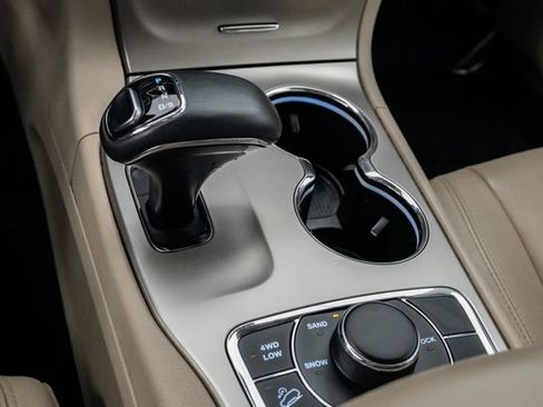 Used 2014 Jeep Grand Cherokee Limited AWD/4WD image 19