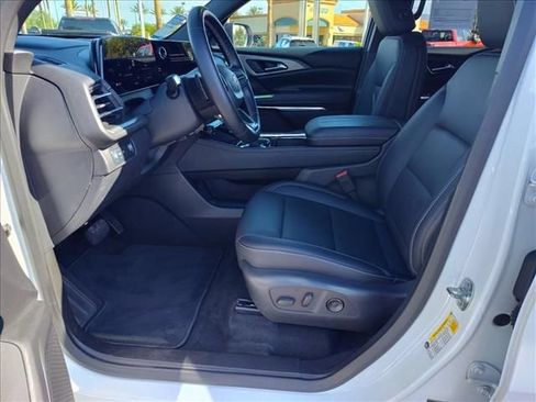 Certified 2026 Chevrolet Traverse LT FWD image 6