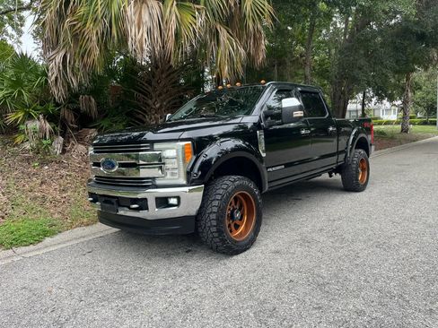 Used 2017 Ford F250 Lariat w/ Lariat Ultimate Package AWD/4WD image 5