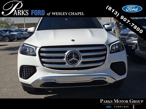 Used 2024 Mercedes-Benz GLS 450 4MATIC image 3