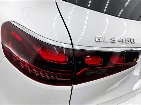 Used 2026 Mercedes-Benz GLS 450 4MATIC image 27