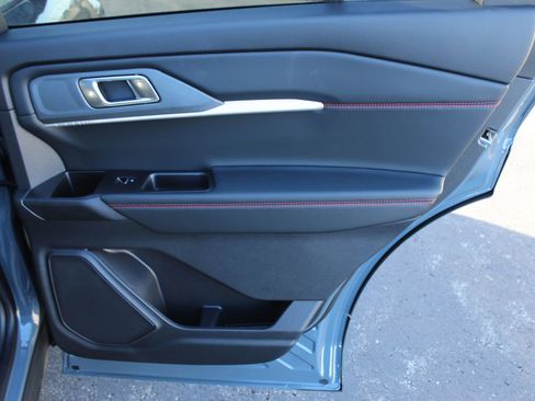 New 2026 Ford Explorer ST-Line w/ ST-Line Street Pack image 13