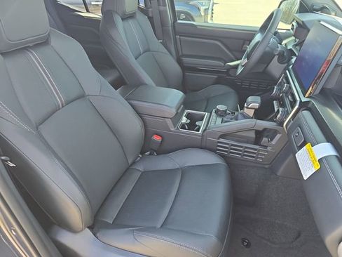New 2026 Toyota 4Runner Limited AWD/4WD image 10