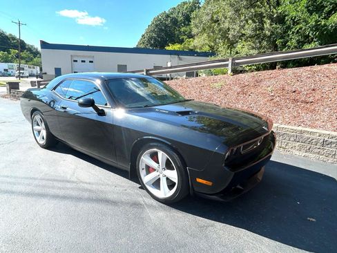 Used 2009 Dodge Challenger SRT8 w/ SRT Option Group II RWD image 7