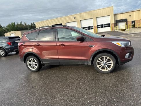 Used 2018 Ford Escape SE w/ SE Sync 3 Package AWD/4WD image 7