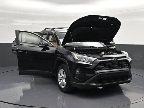 Used 2020 Toyota RAV4 XLE w/ Convenience Package FWD image 36