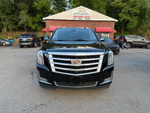 Used 2020 Cadillac Escalade ESV Premium Luxury AWD/4WD image 2
