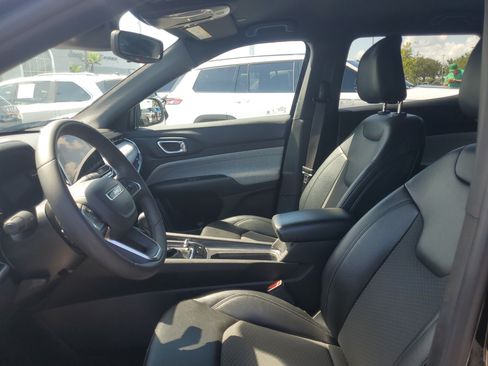 Used 2024 Jeep Compass Latitude AWD/4WD image 12