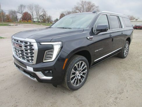 New 2026 GMC Yukon XL Denali w/ Sun & Power Step Package image 9