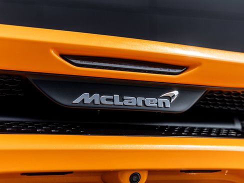 Used 2022 McLaren GT RWD image 14