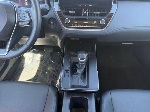 Used 2026 Toyota Corolla Cross XLE FWD image 38