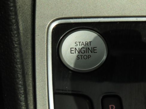 Used 2021 Volkswagen Passat 2.0T R-Line image 32