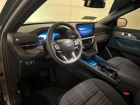 Certified 2025 Ford Explorer ST-Line w/ Premium Package RWD image 5