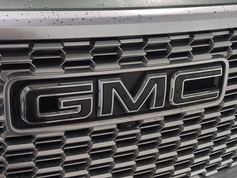 Used 2023 GMC Yukon XL Denali image 23