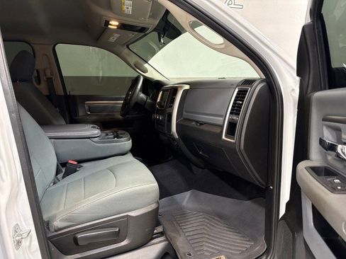 Used 2020 RAM 1500 Classic SLT image 48