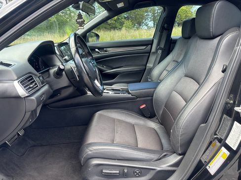 Used 2020 Honda Accord Sport image 11