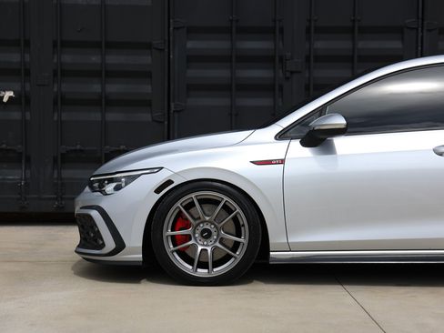 Used 2022 Volkswagen GTI SE FWD image 29