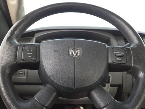 Used 2011 Dodge Dakota SXT image 13