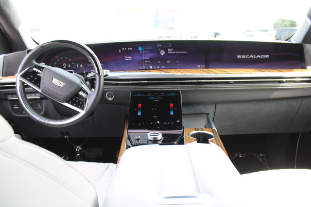 Used 2025 Cadillac Escalade Sport Platinum AWD/4WD image 15